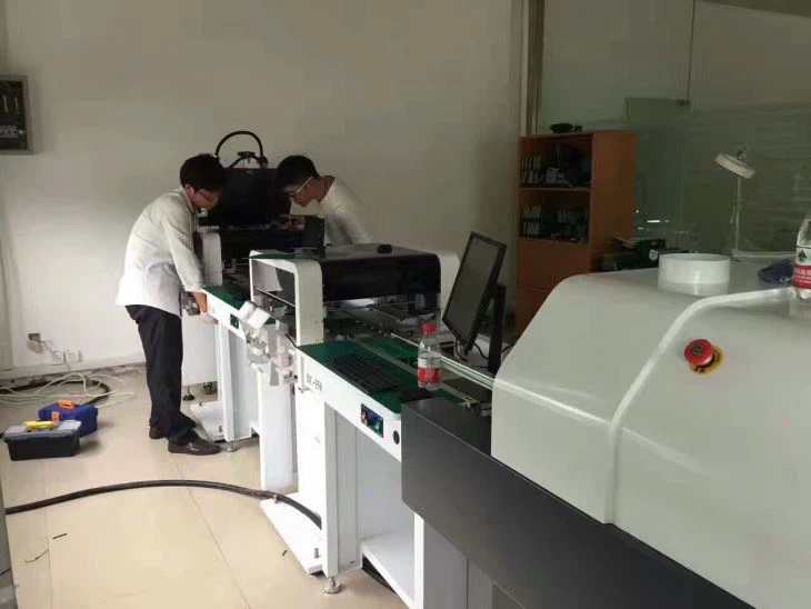Low And Deskotop Pick And Place Machine